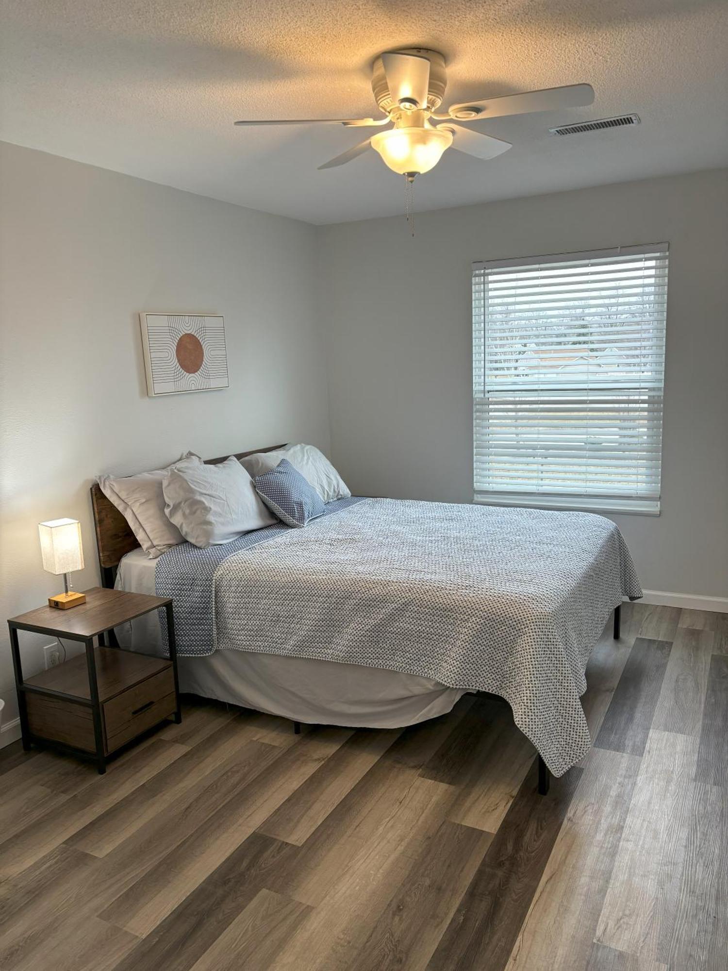 Peaceful Park 2 Bedroom Remodeled Family Suite Granite City ภายนอก รูปภาพ